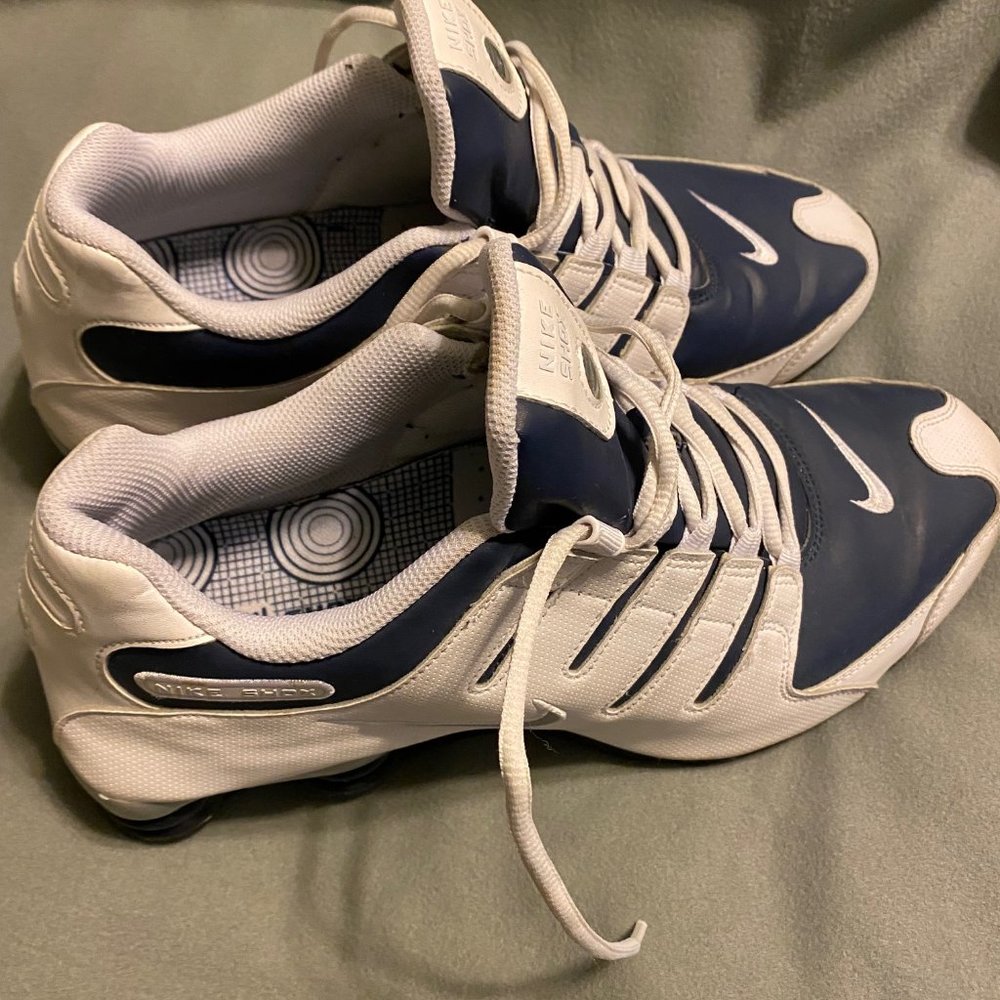 Men's Nike Shox Size 13 Navy & White